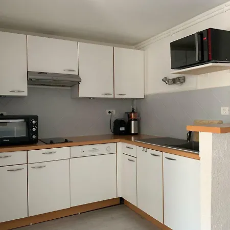 Flat Apartment *